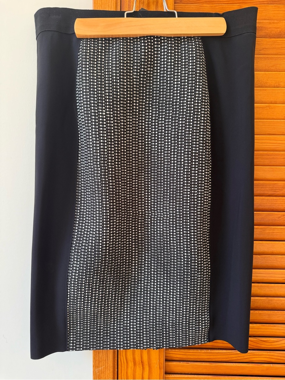 Elie Tahari Black Pencil Skirt with Mono Pattern Panel